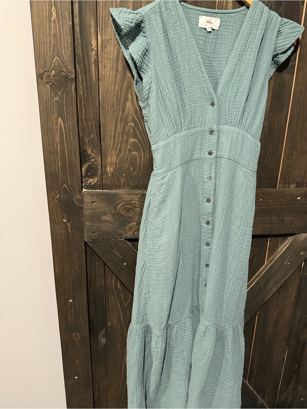 XiRENA Sage Green Button-Front Maxi Dress